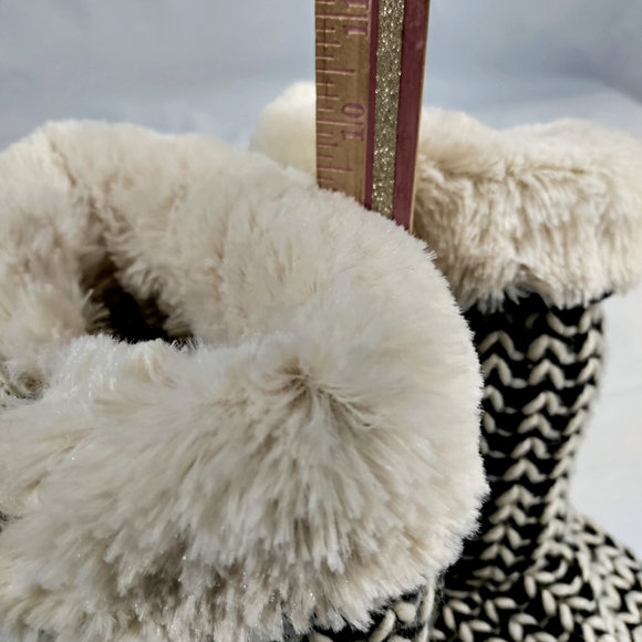 Mad Love Big Loop Knit Faux Fur Lined Rubber Outsole Boot Slippers Women's 11/12 - Picture 8 of 10